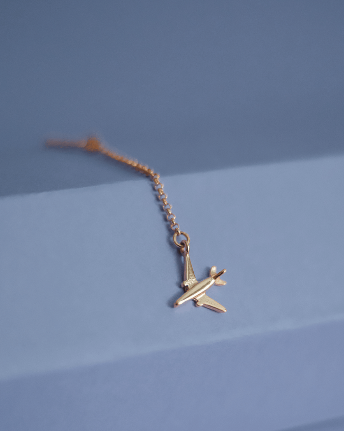 COLLAR OVERFLY