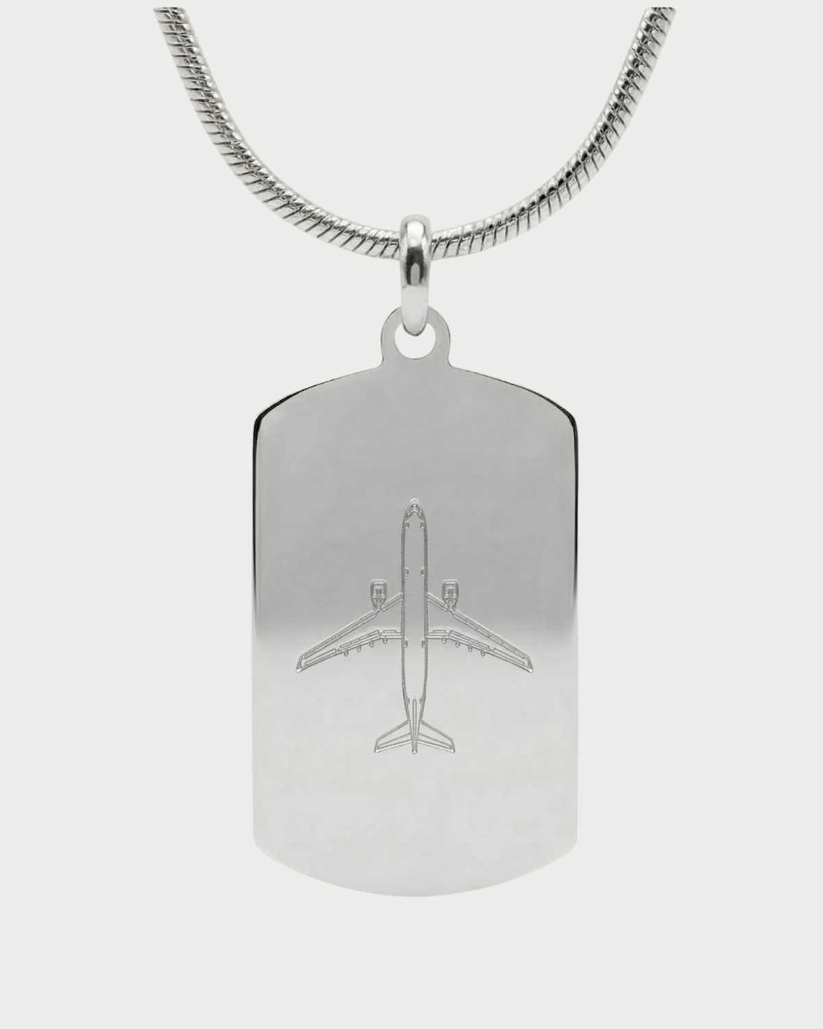 Collar con placa A330 personalizable — grabado aviación acabado plata