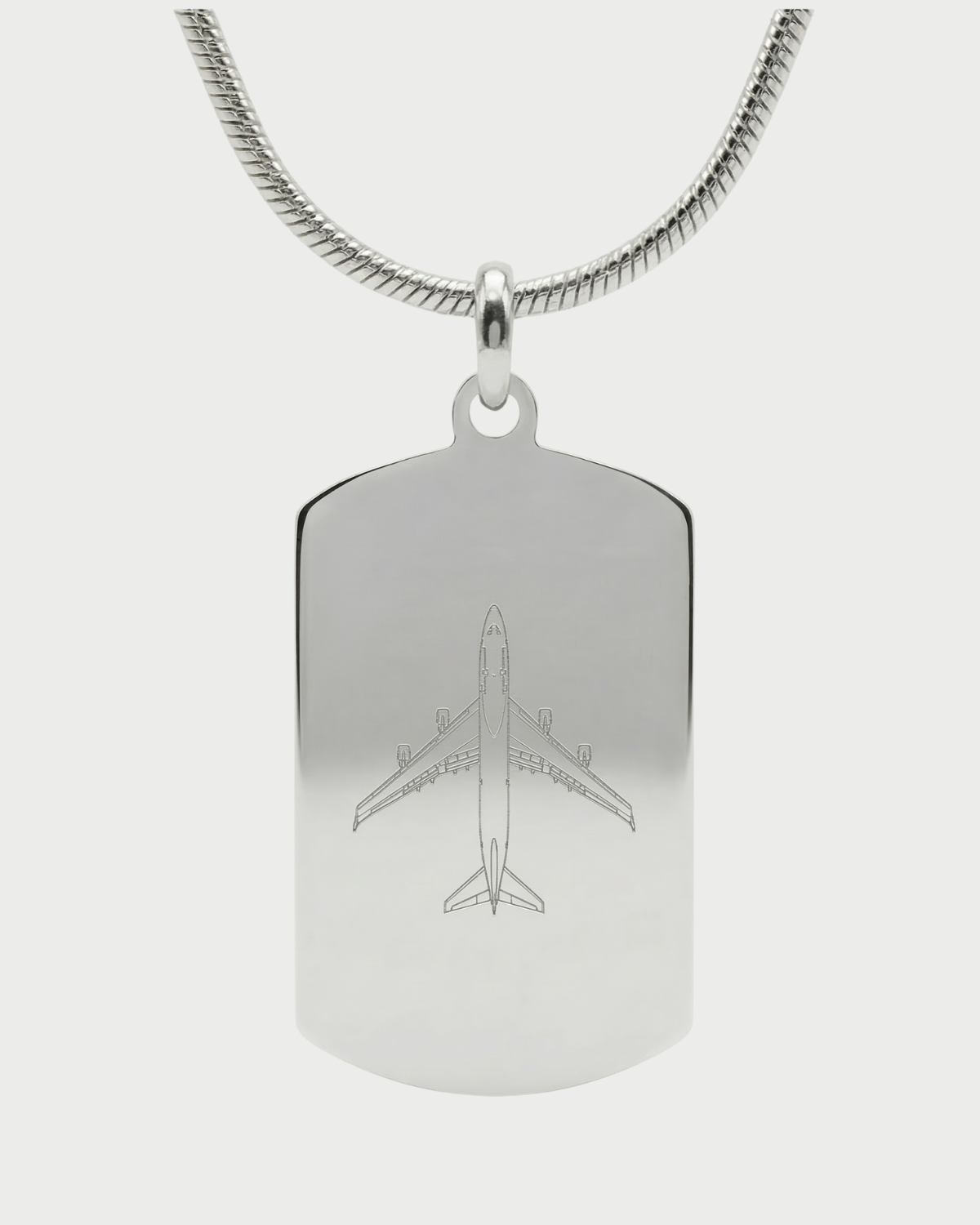 Collar con placa Boeing 747 personalizable — grabado aviación acabado plata