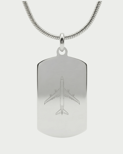Collar con placa Boeing 747 personalizable — grabado aviación acabado plata