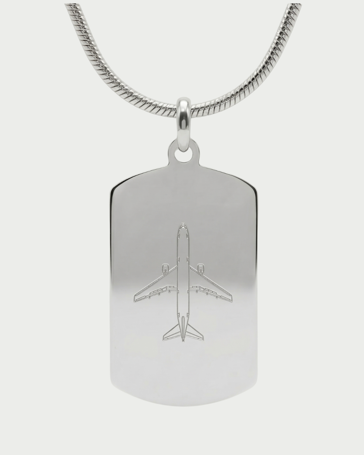Collar con placa Boeing 767 personalizable — grabado aviación acabado plata