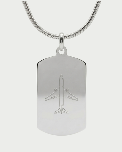 Collar con placa Boeing 767 personalizable — grabado aviación acabado plata