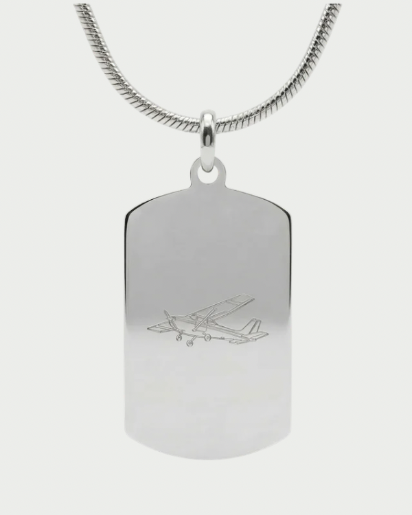 Collar con placa Cessna 172 personalizable — grabado aviación general acabado plata