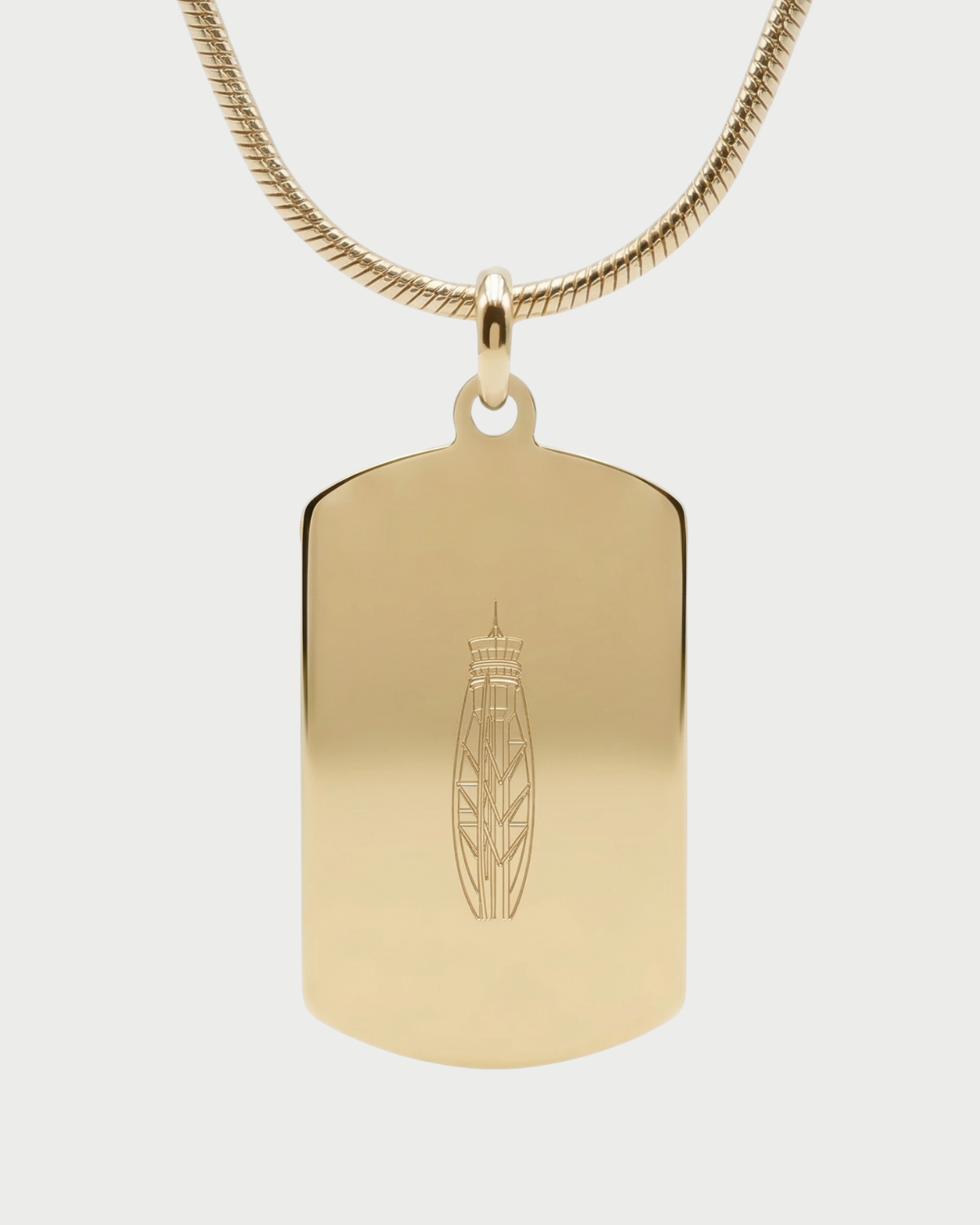 Collar con placa torre de control DXB Dubái — grabado ATC acabado oro