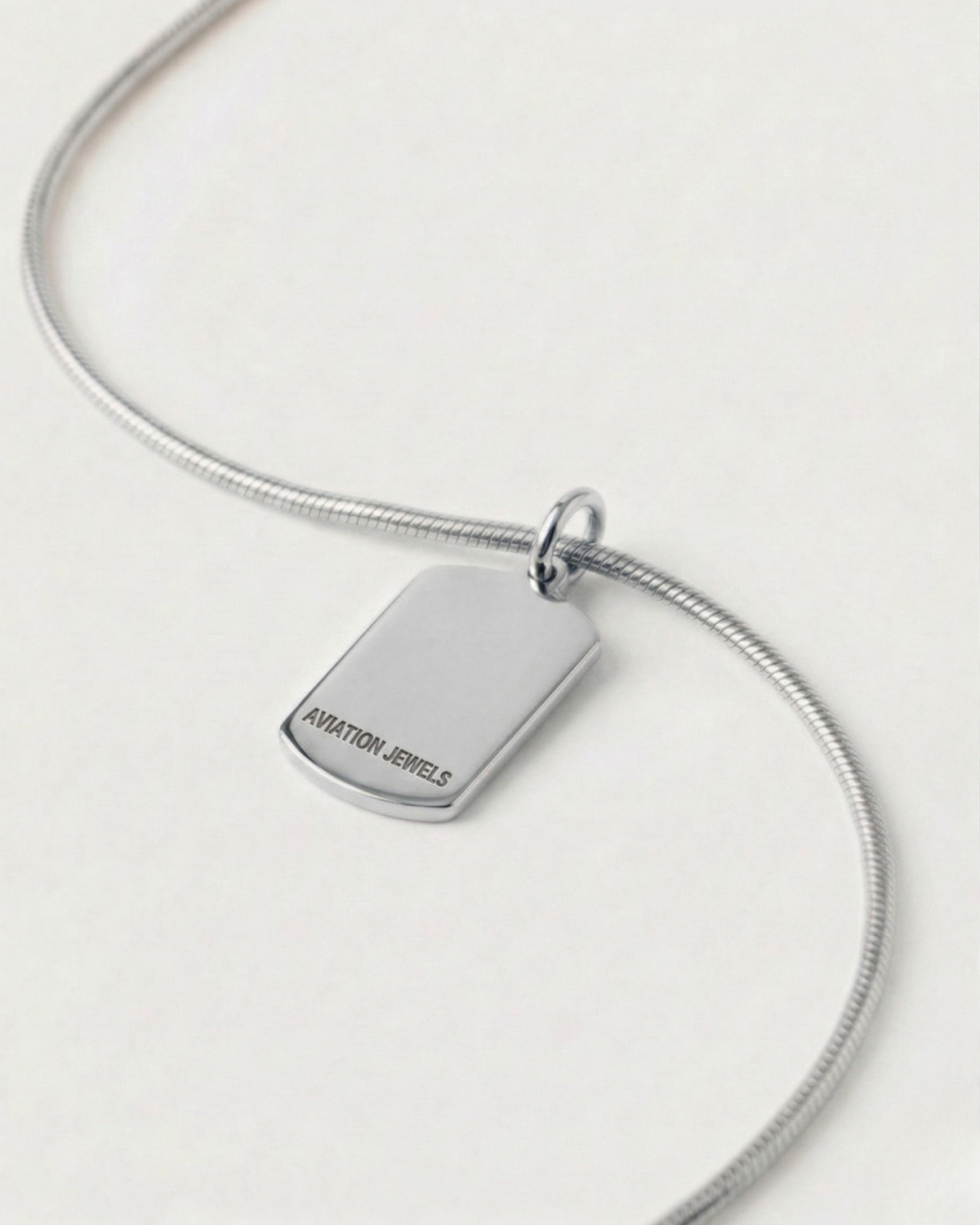 Parte trasera collar placa controlador aéreo — grabado personalizado acabado plata — Aviation Jewels