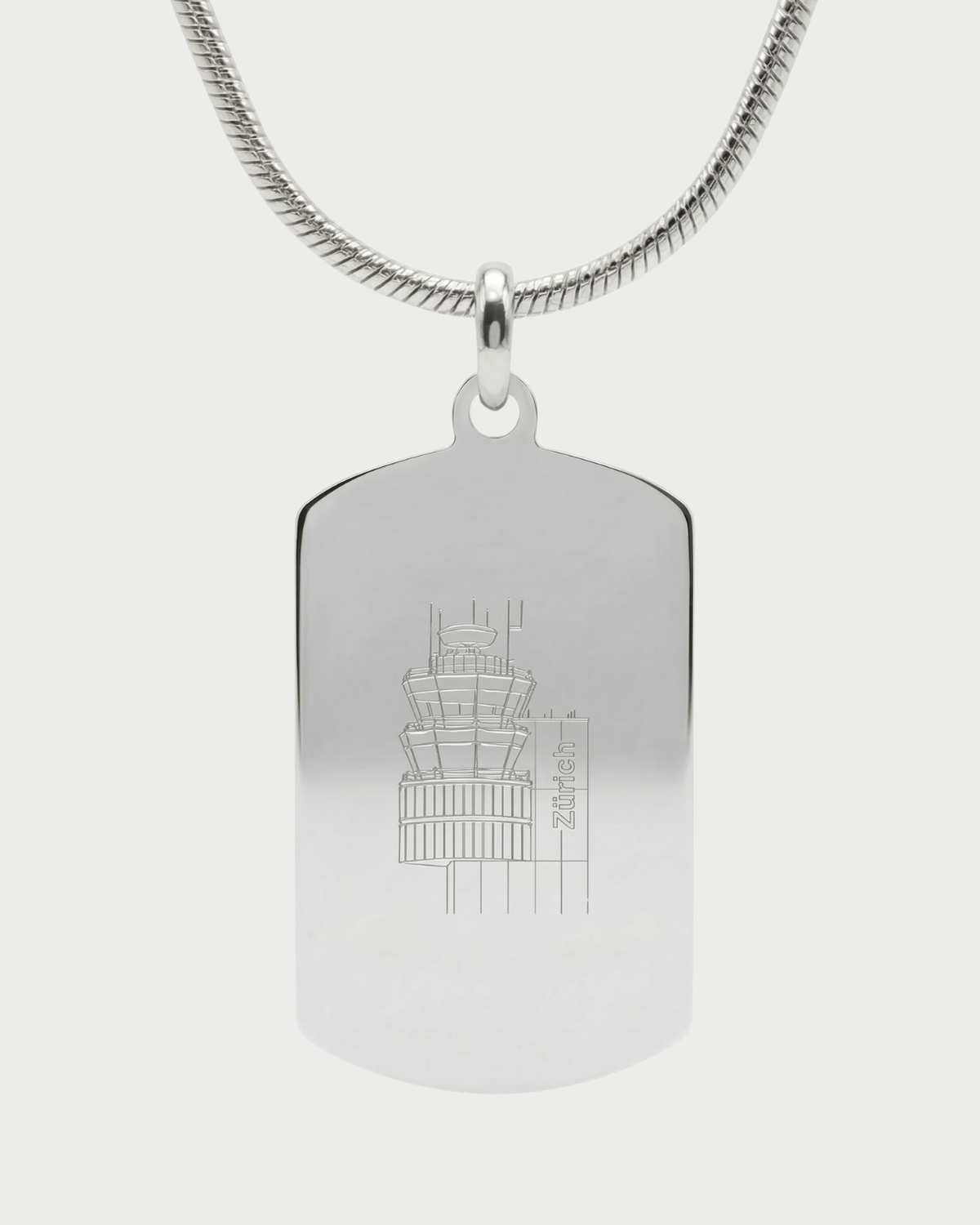 Collar con placa torre de control ZRH Zúrich — grabado ATC acabado plata